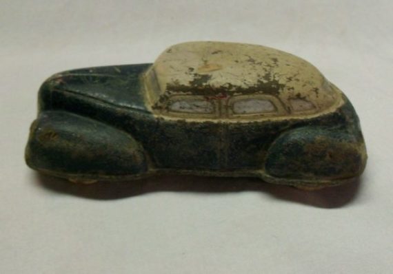 antique-cast-metal-toy-car