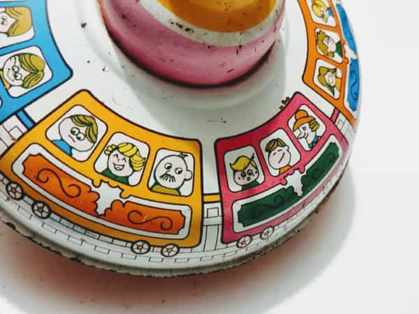 old-train-scene-spinner-top