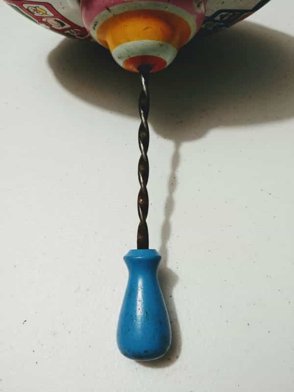 old-train-scene-spinner-top