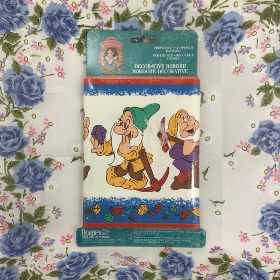 Disney Princess Snow White and the Seven Dwarfs Borden Prepasted Wallpaper Border 15 Foot