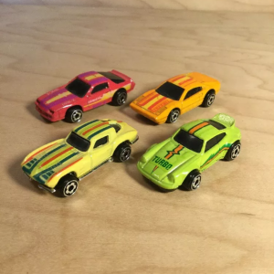 Lot of 4 Micro Hot Wheels 1:87 Iroc-Z Ferrari Corvette & Porsche Turbo