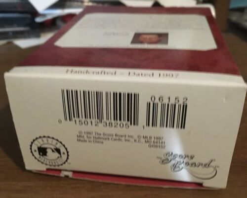 hallmark-1997-hank-aaron-keepsake-ornament-2nd-in-at-the-ballpark-series-new