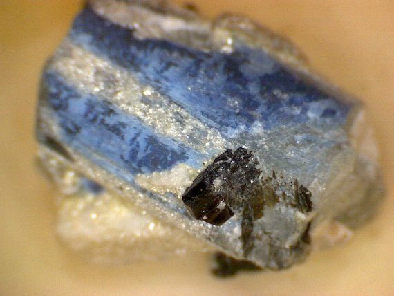 beautiful-vorobyevite-thumbnail-specimen