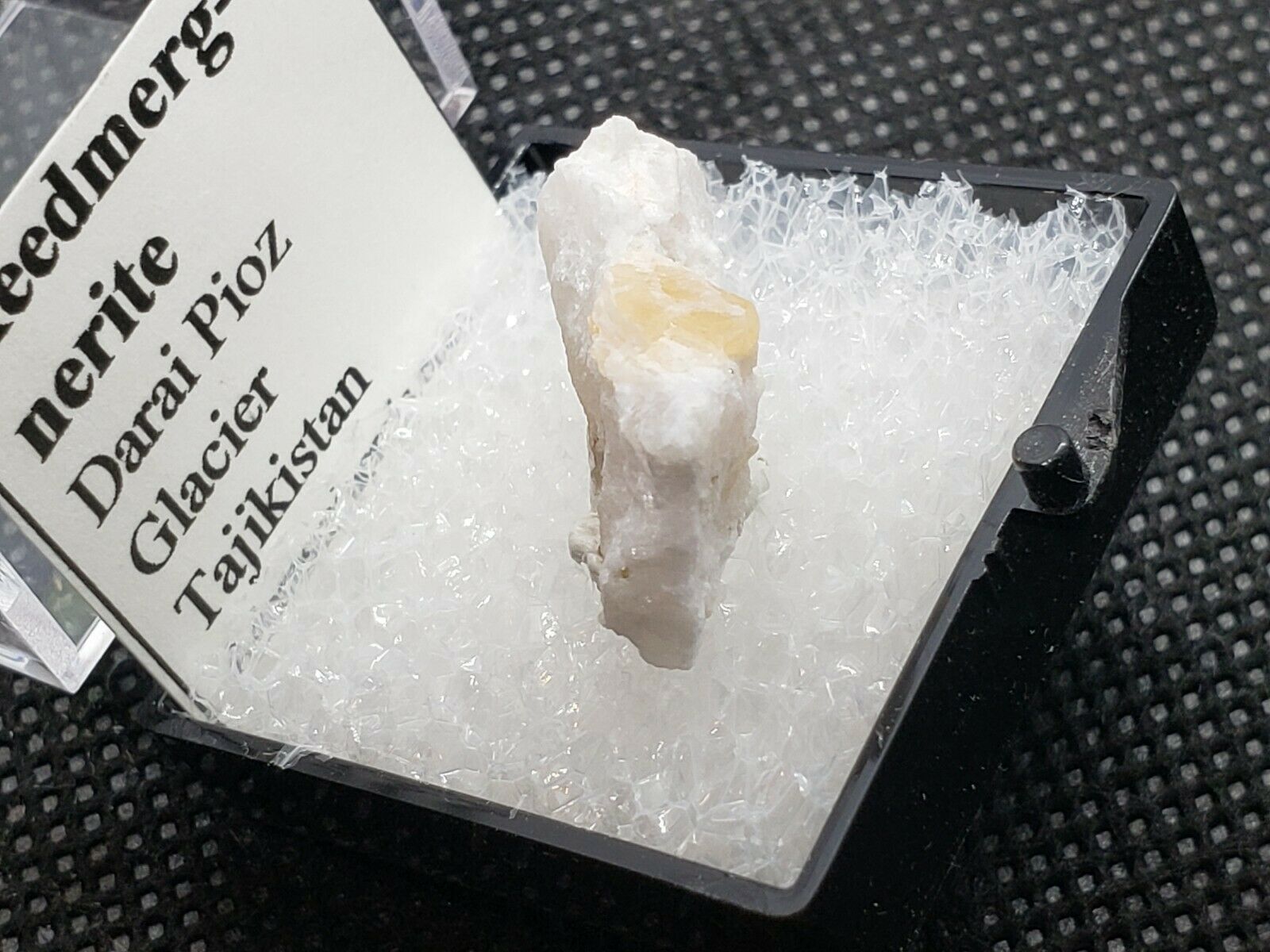 rare-reedmergnerite-specimen