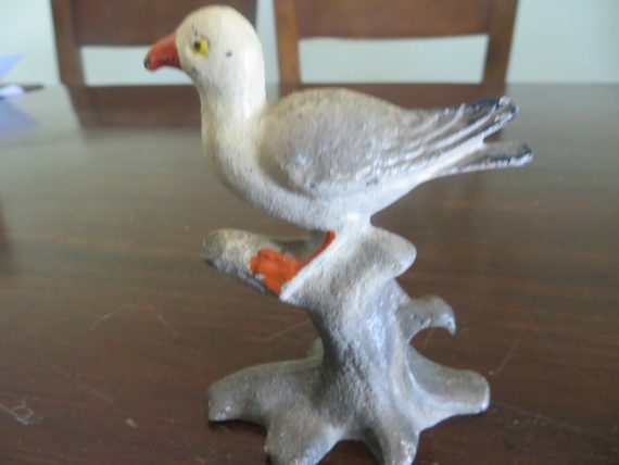 early-1930s-cast-iron-sea-gull-bird-figure-beer-soda-bottle-opener-painted