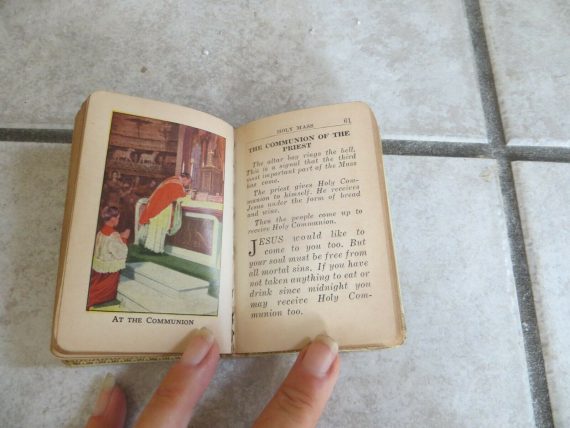 celluoid-childrens-christen-prayer-book-1936-illustrated-catechism-pocket-book