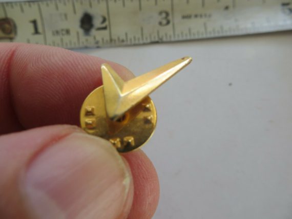 gold-tone-checkmark-collectible-advertising-lapel-pin