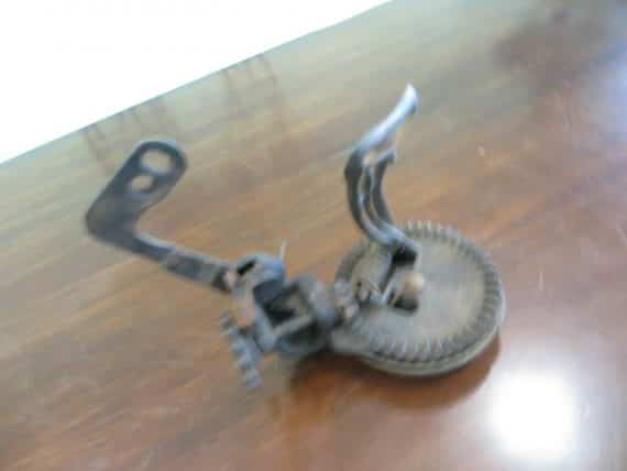 made-only-by-the-reading-hardware-co-antique-hand-crank-tool