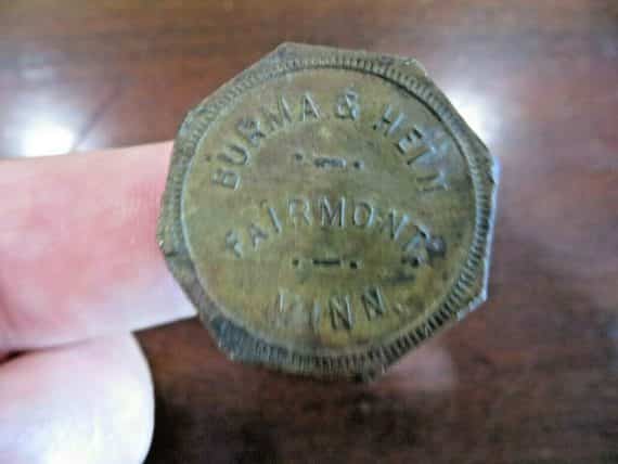 burma-hein-fairmont-minn-good-for-50-cents-trade-metal-token-antique-original