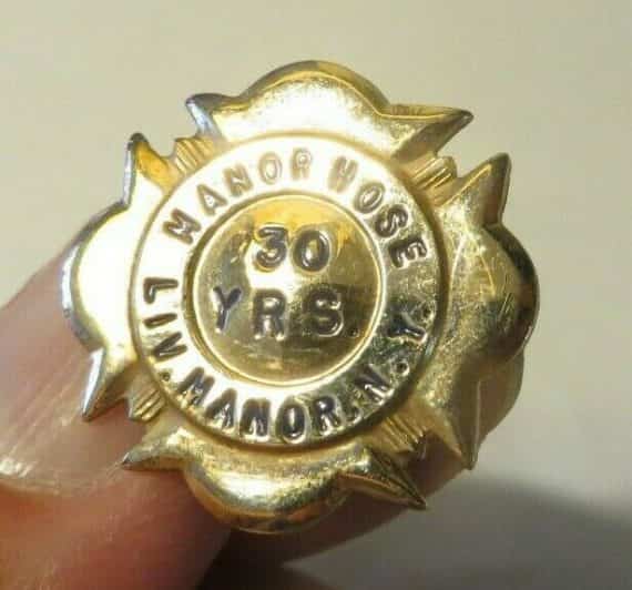 fire-dept-manor-hose-30-years-award-service-badge-lapel-pin-liv-manor-n-y