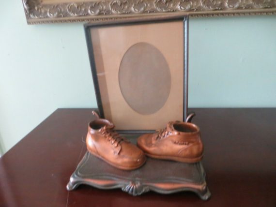 warner-electric-co-brass-shoes-self-standing-picture-frame-advertising-award