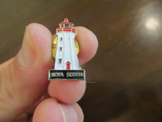 nova-scotia-canada-lapel-pin-of-a-light-house-collectible-souvenir-pin