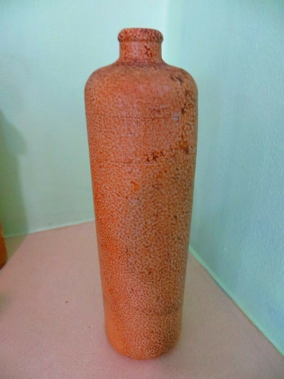 hulstkamp-zooey-molyn-rotterdam-salt-glazed-100-year-old-stoneware-jug-with