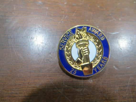25-year-service-award-lapel-pin-hand-holding-eternal-flame