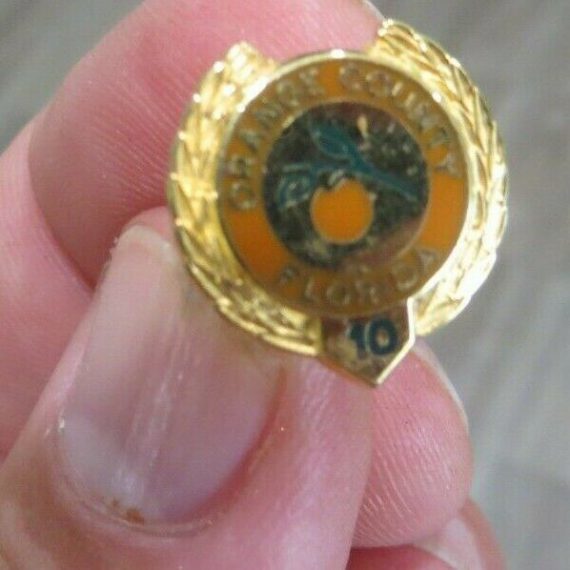 orange-county-florida10-years-employee-award-lapel-pin-1-20th-12kt-gold-beauty