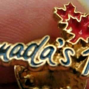CANADA’S 125TH ANNIVERSARY ,BEAUTIFUL CANADIAN SOUVENIR LAPEL HAT PIN