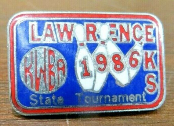 LAWRENCE K.W.B.A.STATE TOURNAMENT 1986 KS DATED AWARD SOUVENIR LAPEL PIN
