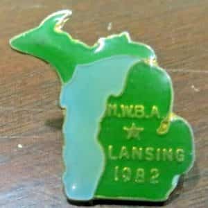 M.W.B.A.LANSING  1982 SOUVENIR MICHIGAN WOMEN’S BOWLING ASSOCIATION AWARD PIN
