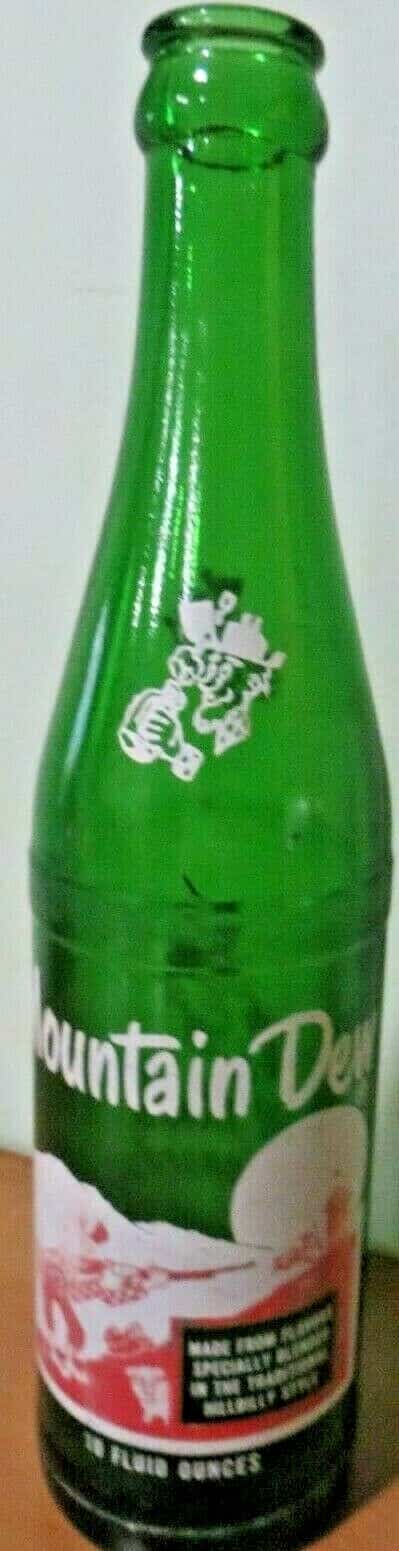 Mountain Dew Hillbilly Style It’ll Tickle Your Innards 1967 10 ounce bottle