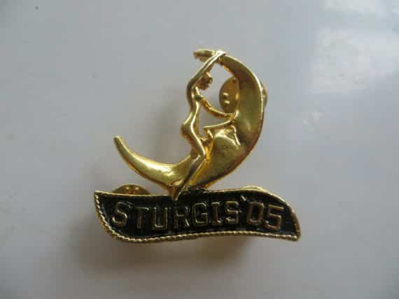 STURGIS  2005 LADY RIDDING THE MOON NATIONAL BIKERS RALLEY VTG RARE PIN