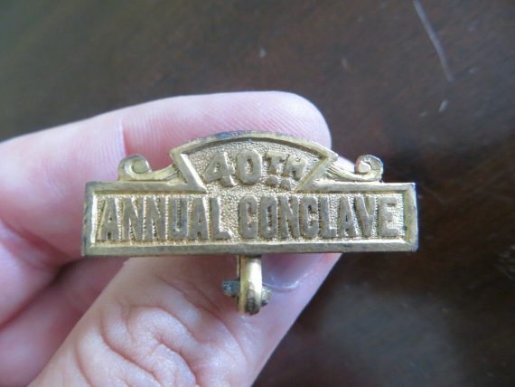 40th ANNUAL CONCLAVE AWARDS SOUVENIR VINTAGE LAPEL PIN