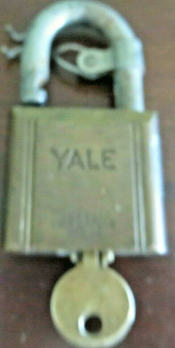 Yale & Towne Mfg. Co. solid brass hardened steel loop,50-9 lock with brass key