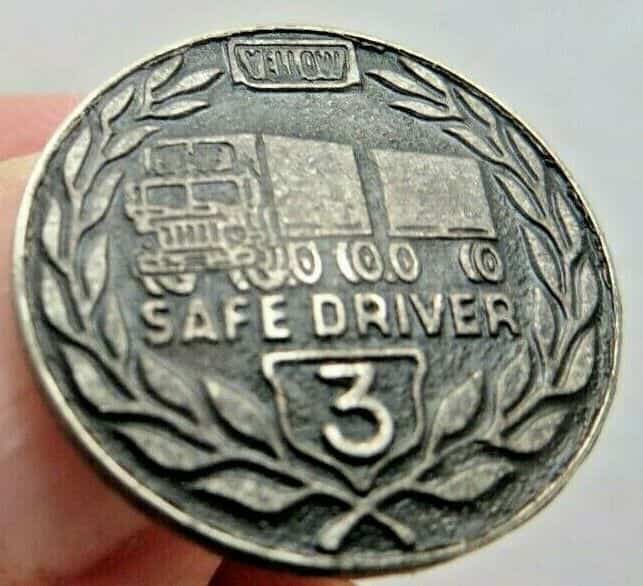YELLOW TRUCK LINES 1 YEAR SAFE DRIVING EMPLOYEE AWARD LAPEL HAT PIN COLLECTIBLE