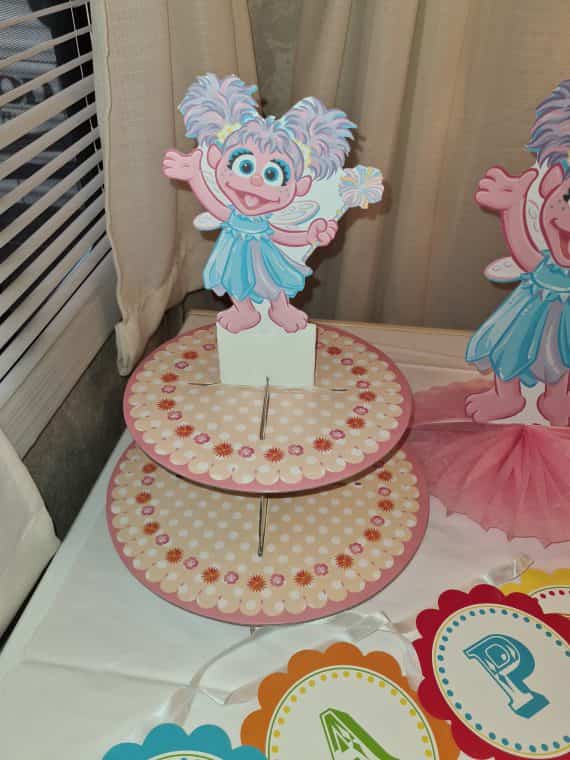 abby-cadabby-parrty-lot-3-pc-centerpiece-cupcake-stand-banner