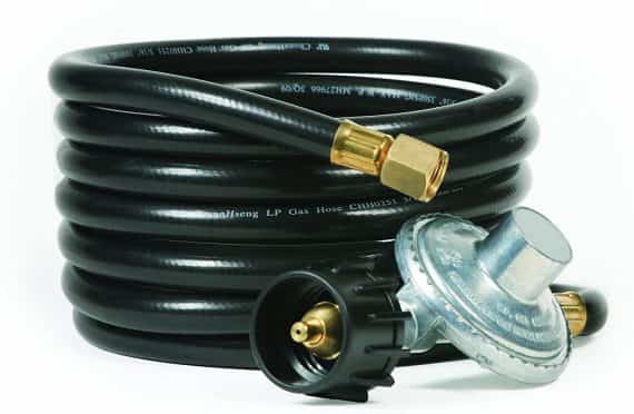 Camco Low Pressure Gas Regulator with 12′ Hose 70,000 BTUs/Hr Simple and Quick Install – Use with Low Pressure Gas Fired Heaters (57721)