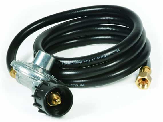 Camco Low Pressure Gas Regulator with 6′ Hose 70,000 BTUs/Hr Simple and Quick Install – Use with Low Pressure Gas Fired Heaters (57703), Black