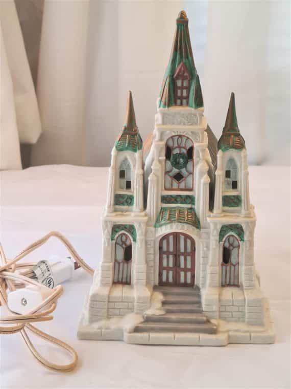 1993 Mercuries USA Porcelain Christmas Village Lighted Victorian Church Retired