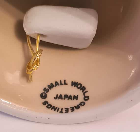 miniature-ceramic-bell-puppy-w-rose-in-mouth-small-world-greetings-japan-orl
