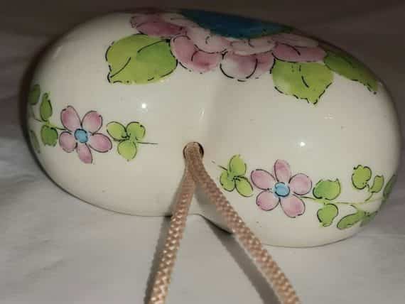 vintage-ardco-hanging-ceramic-pomander-sachet-japan-potpourri-floral-painted