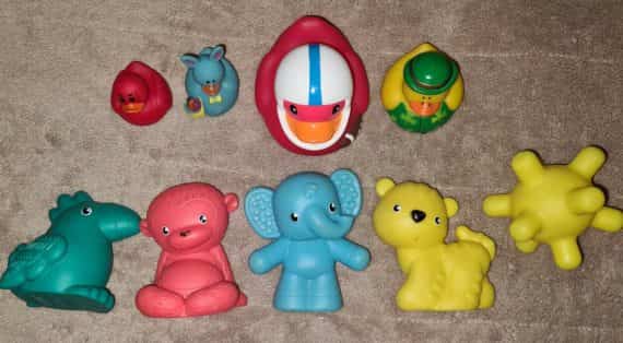 infantino-tub-o-toys-9-rubber-toys-animals-ducks-and-a-ball