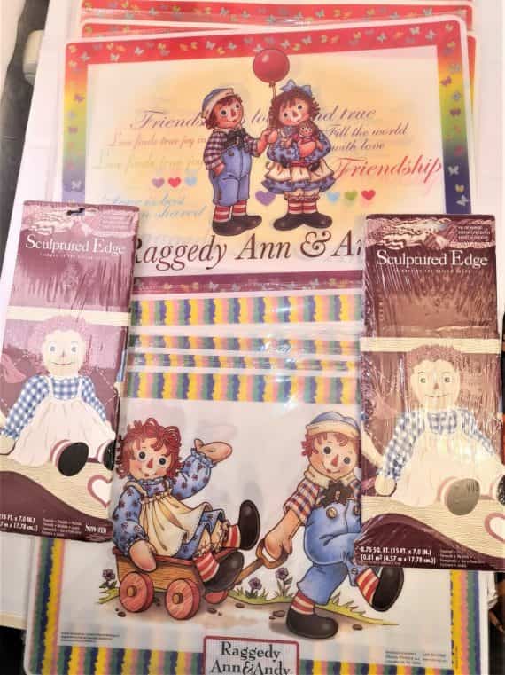 raggedy-ann-sculptured-edge-border-wallpaper-2-packages-plus-8-placemats
