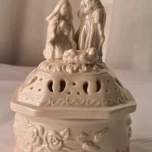 Nativity Trinket Box Mary Joseph Baby Jesus In Manger Pearlescent Porcelain -ORL