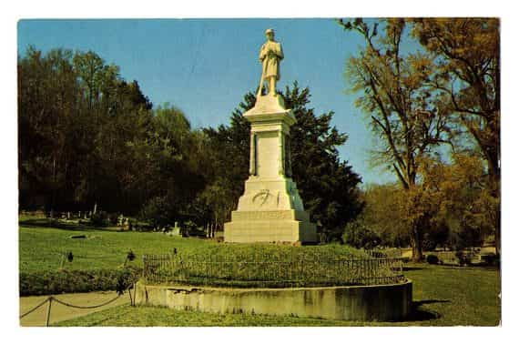 VTG Soldier’s Rest Monument Vicksburg Mississippi Postcard Mirro-Krome HS Crocke