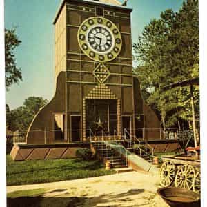 Woodville Texas -The World’s Largest Mantel Clock 1979 Vintage Postcard