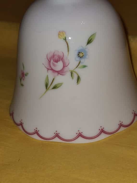 LEFTON Ceramic Grandmother Bell Flowers Floral Gold Trim 1984 vintage OS1