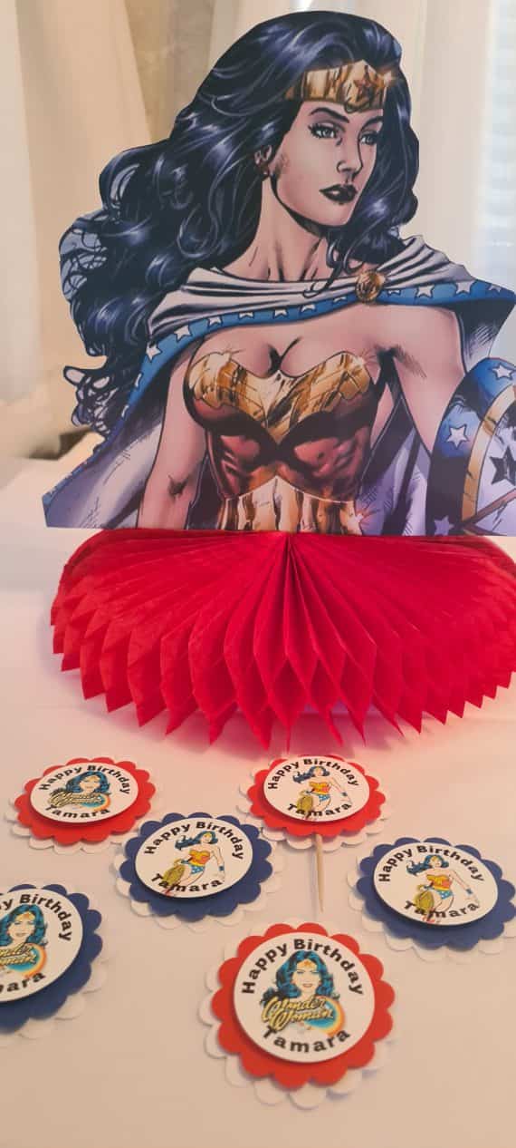 wonder-woman-centerpiece-and-personalized-3-d-cupcake-toppers-12-triple-layered