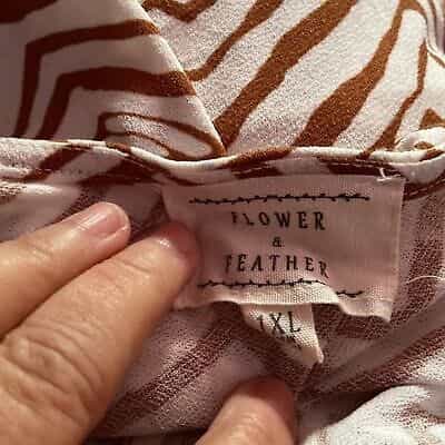 flower-feather-zebra-print-cap-sleeve-blouse-size-1xl
