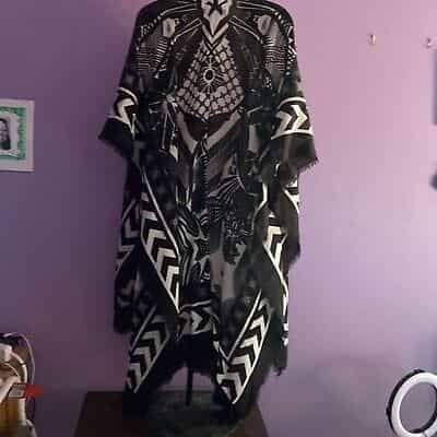 nicole-miller-black-and-white-shawl-cape-one-size