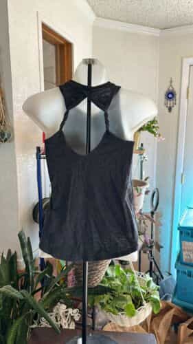 old-navy-black-tank-top-bird-of-paradise-graphic-size-8