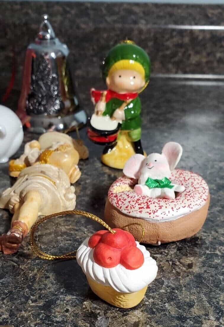 lot-of-christmas-ornaments-some-vintage-11-pieces-incl-hallmark-kurt-adler-etc