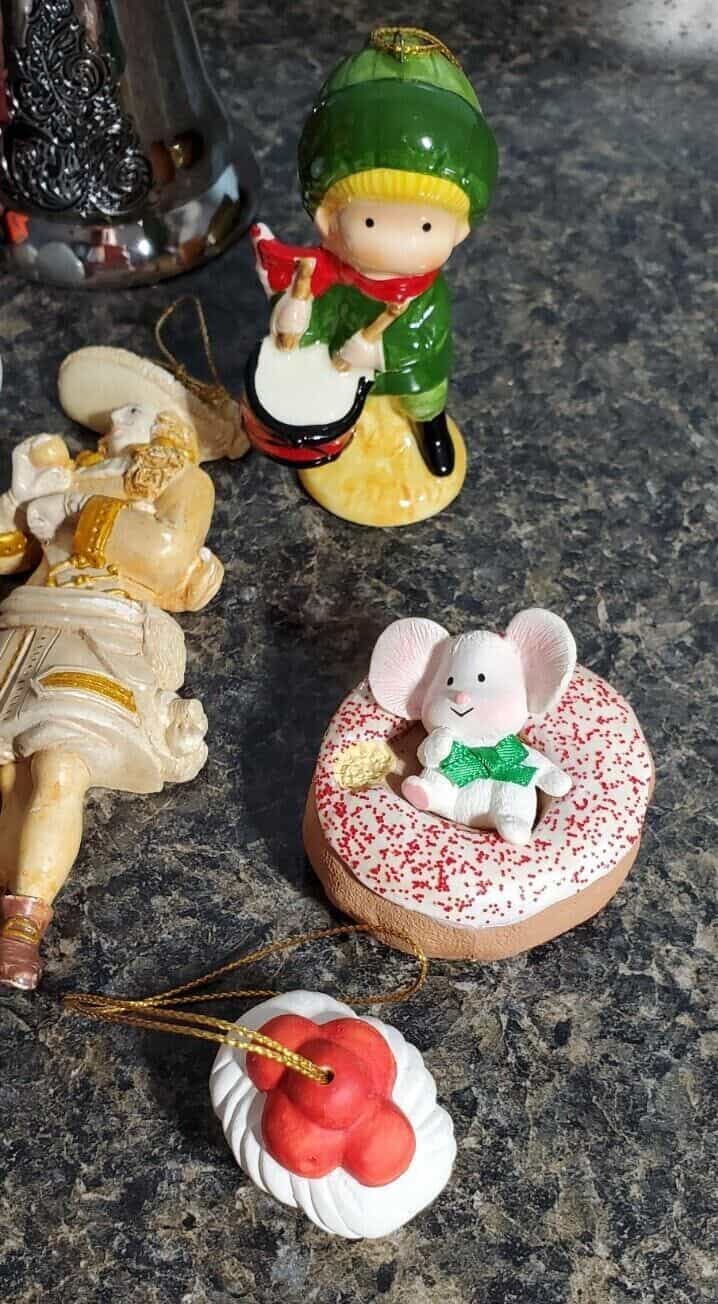 lot-of-christmas-ornaments-some-vintage-11-pieces-incl-hallmark-kurt-adler-etc