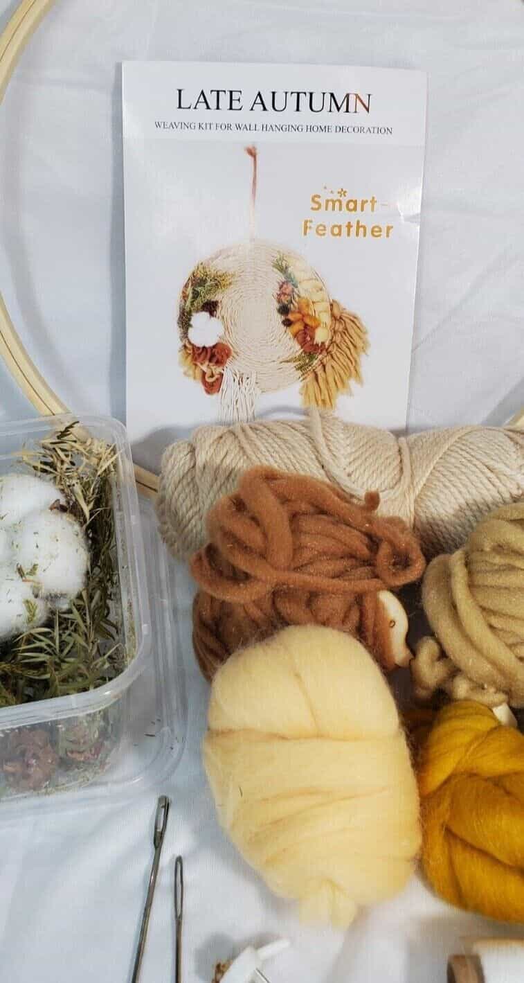 weaving-kit-late-autumn-wool-and-cotton-dried-botanicals
