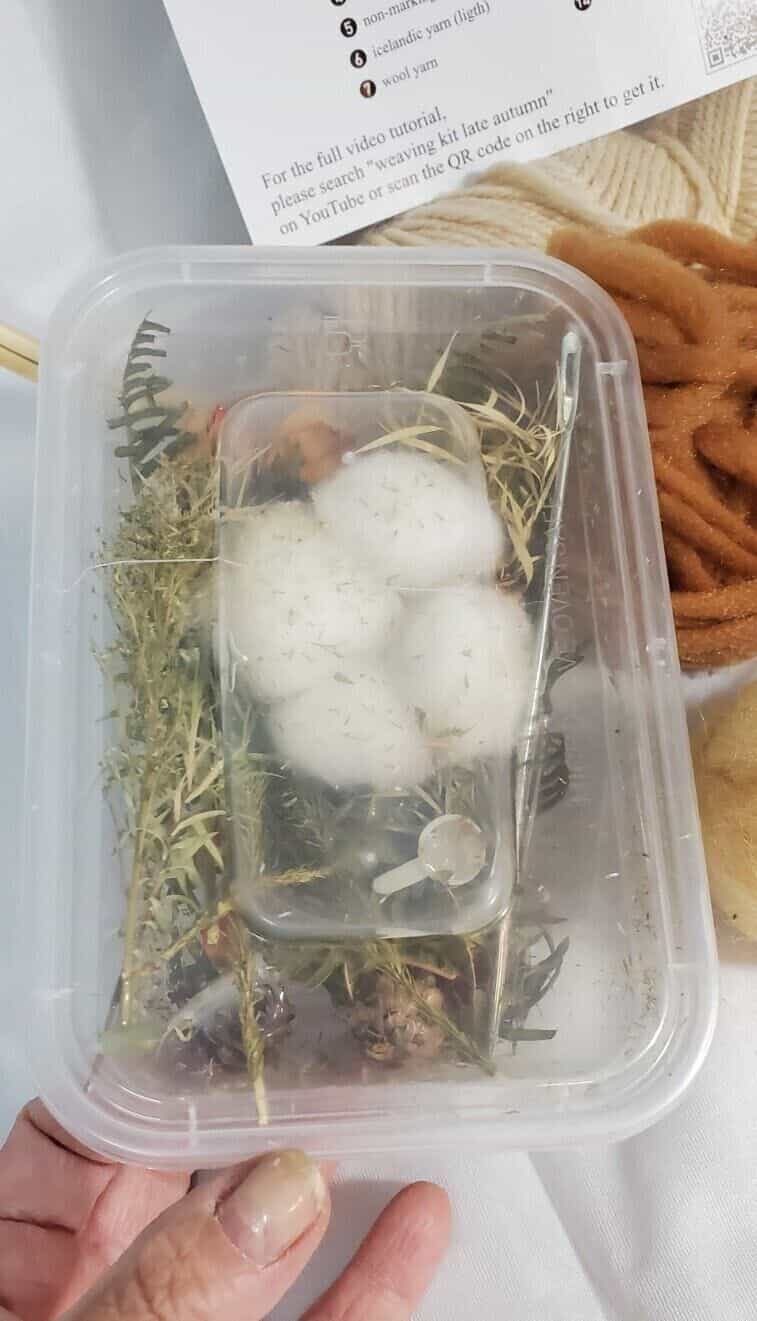 weaving-kit-late-autumn-wool-and-cotton-dried-botanicals