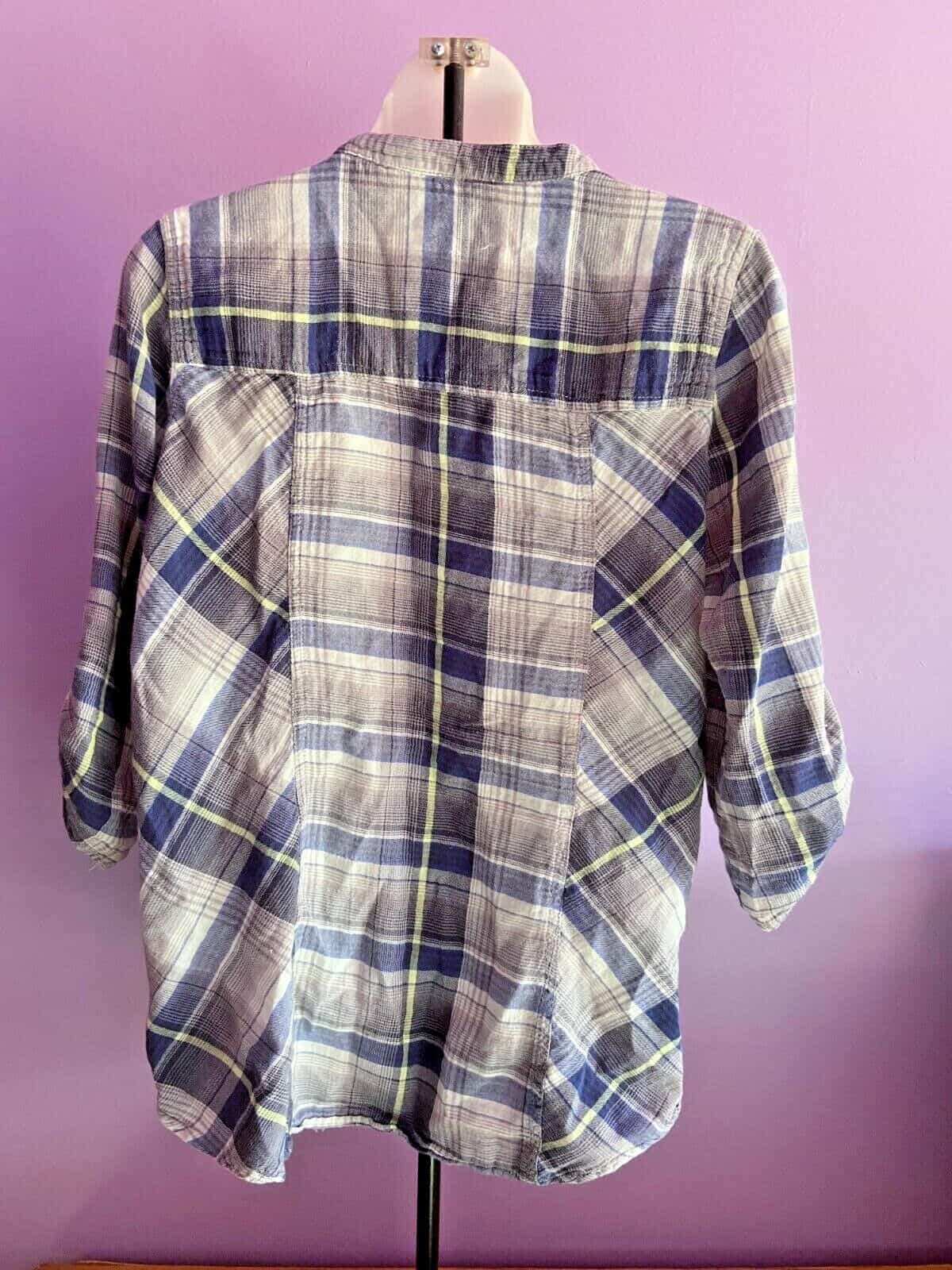 maurices-blue-plaid-button-down-size-0