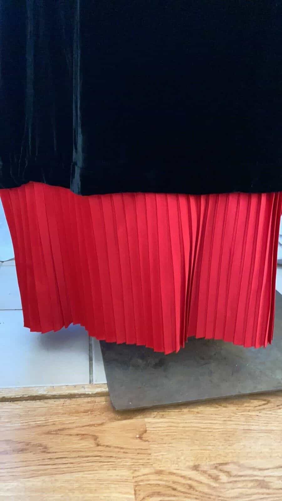 black-velvet-floor-length-dress-with-roses-size-large