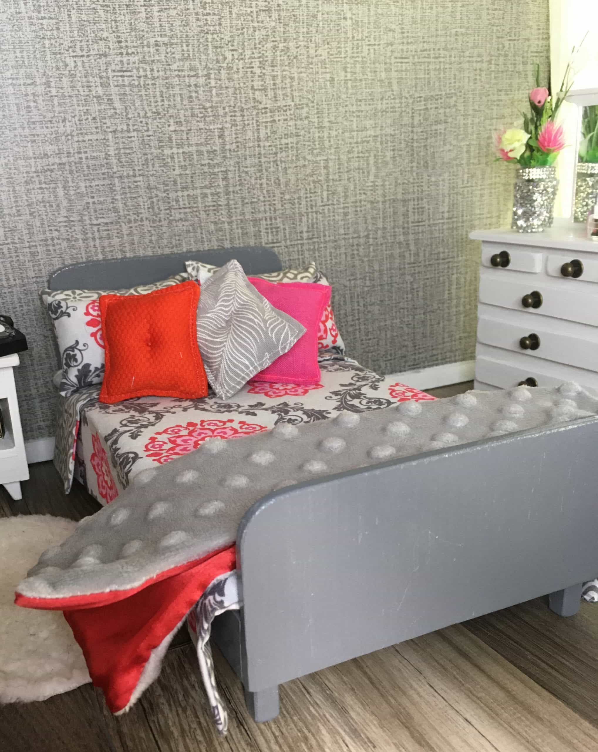 Barbie Doll Wood Double/Full SZ Bed &Custom Bedding 1:6 Scale Diorama Furniture